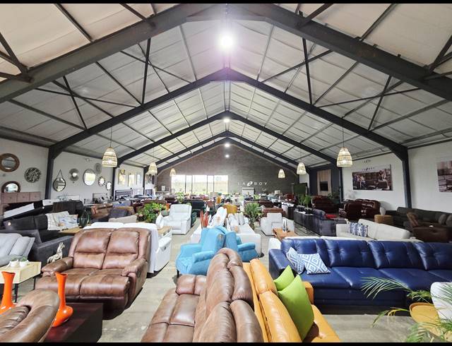 700M² SHOWROOM FOR SALE IN RUIMSIG NOORD